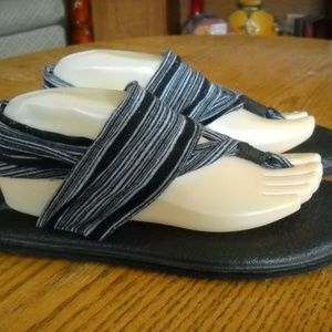 Sanuk Yoga Sling Black Gray knit Stripe Sandals